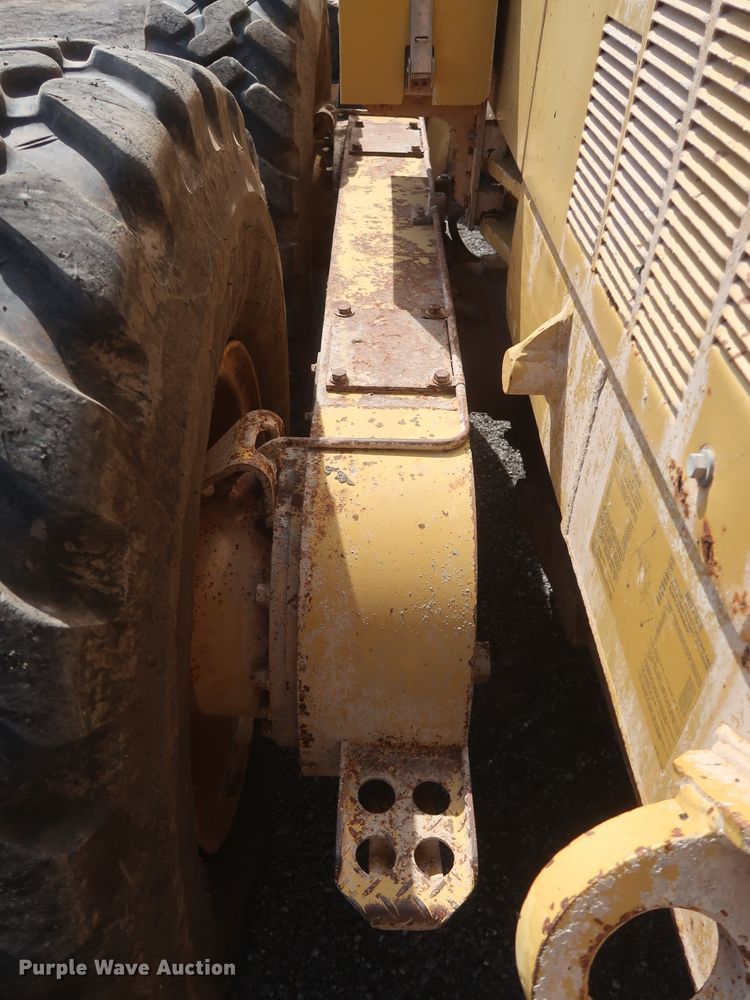 image for item DH0978 1998 Caterpillar 140H VHP  motor grader