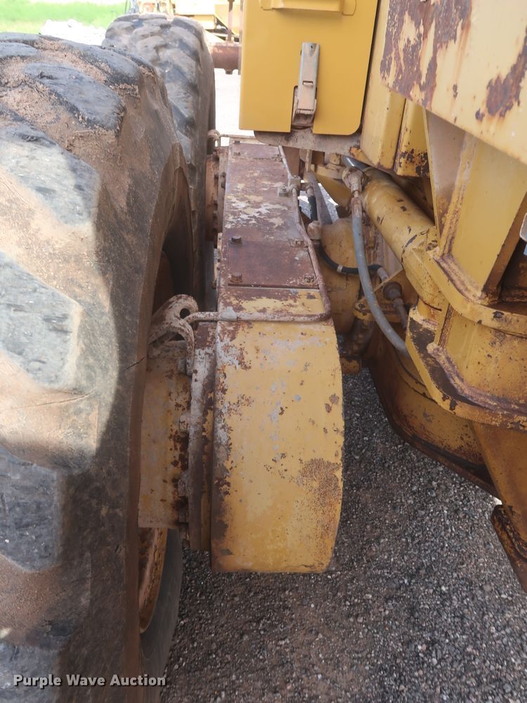 image for item DH0978 1998 Caterpillar 140H VHP  motor grader