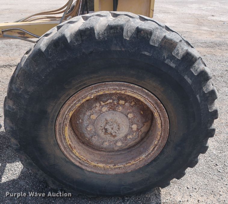 image for item DH0978 1998 Caterpillar 140H VHP  motor grader