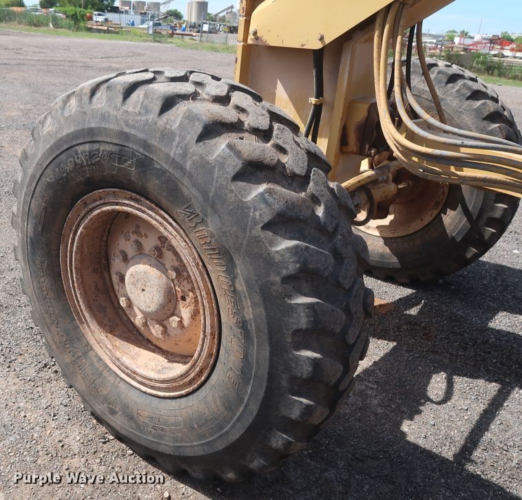 image for item DH0978 1998 Caterpillar 140H VHP  motor grader