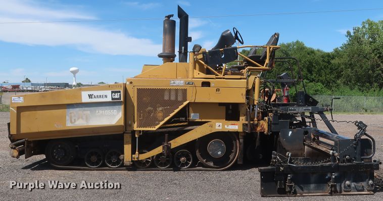 image for item DH0979 2007 Caterpillar AP-1055D  paver