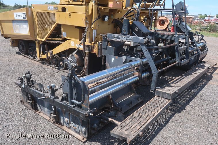 image for item DH0979 2007 Caterpillar AP-1055D  paver