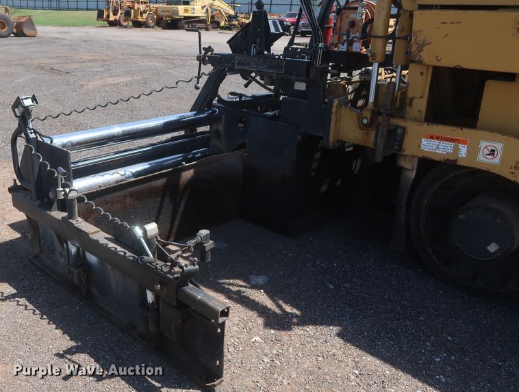 image for item DH0979 2007 Caterpillar AP-1055D  paver