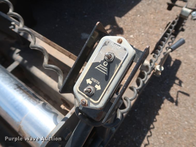 image for item DH0979 2007 Caterpillar AP-1055D  paver