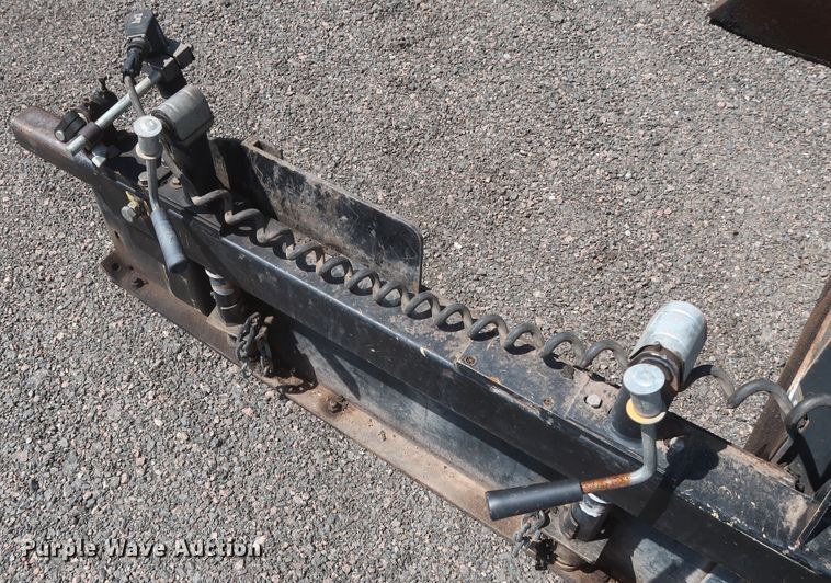 image for item DH0979 2007 Caterpillar AP-1055D  paver