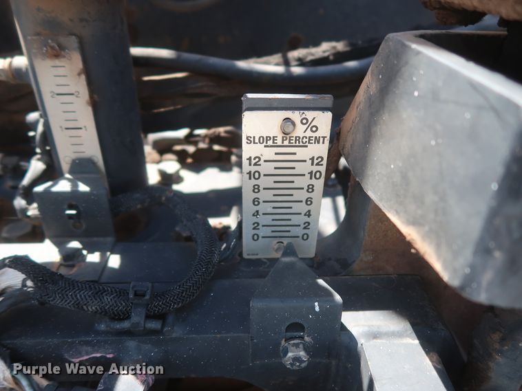 image for item DH0979 2007 Caterpillar AP-1055D  paver