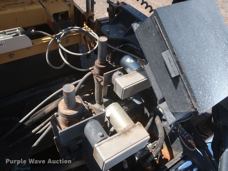 image for item DH0979 2007 Caterpillar AP-1055D  paver