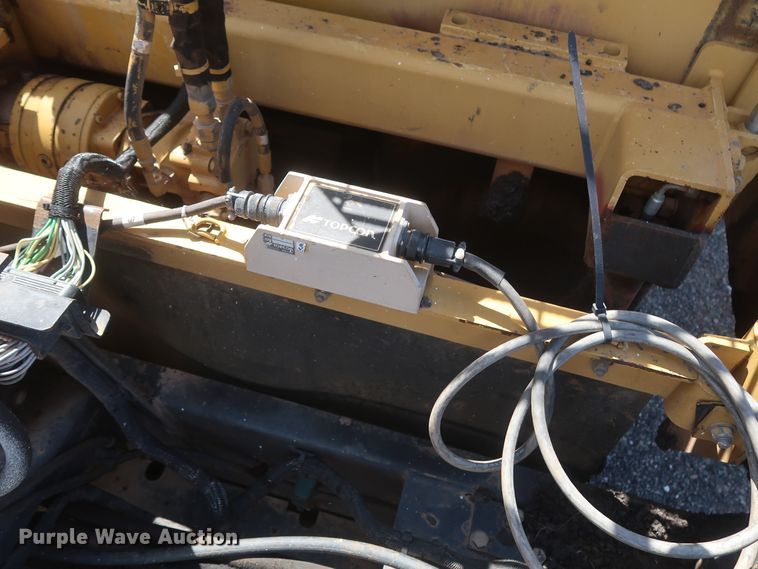 image for item DH0979 2007 Caterpillar AP-1055D  paver