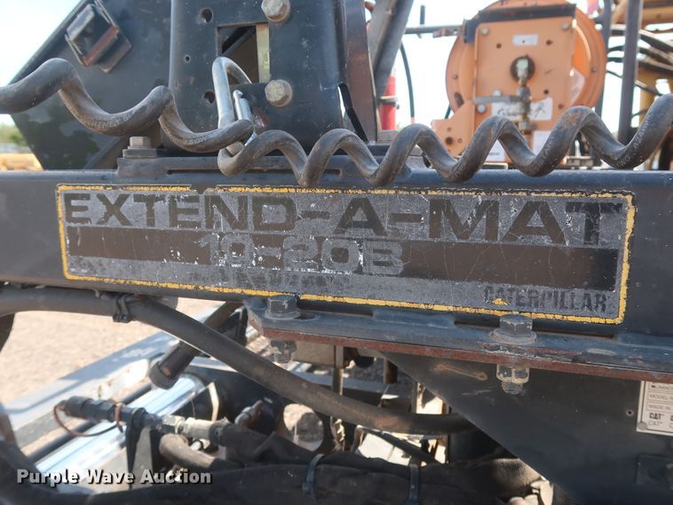 image for item DH0979 2007 Caterpillar AP-1055D  paver