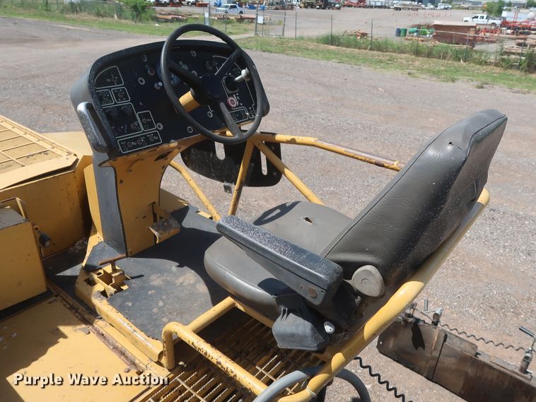 image for item DH0979 2007 Caterpillar AP-1055D  paver