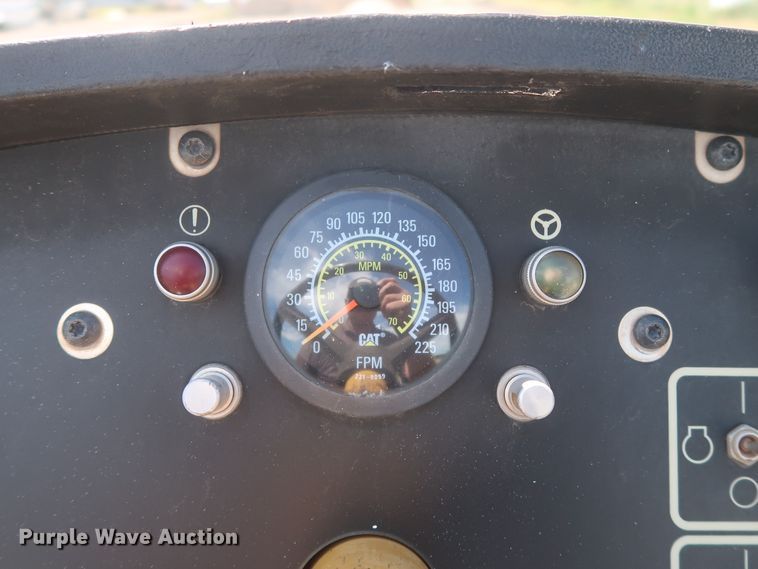 image for item DH0979 2007 Caterpillar AP-1055D  paver