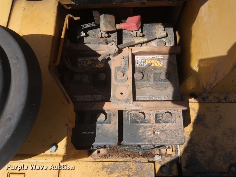image for item DH0979 2007 Caterpillar AP-1055D  paver