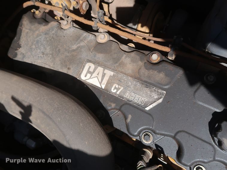 image for item DH0979 2007 Caterpillar AP-1055D  paver