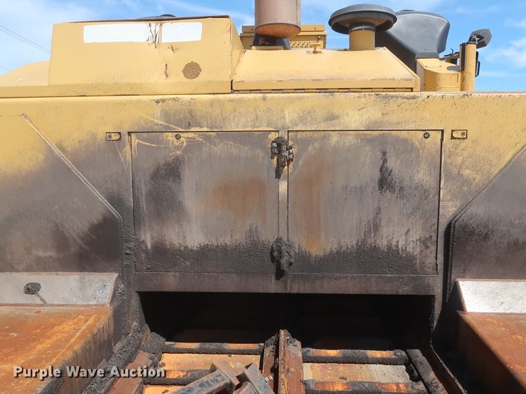 image for item DH0979 2007 Caterpillar AP-1055D  paver