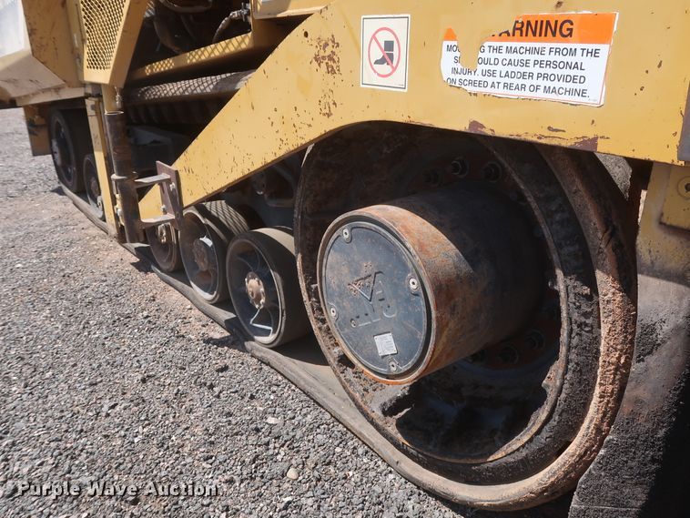 image for item DH0979 2007 Caterpillar AP-1055D  paver