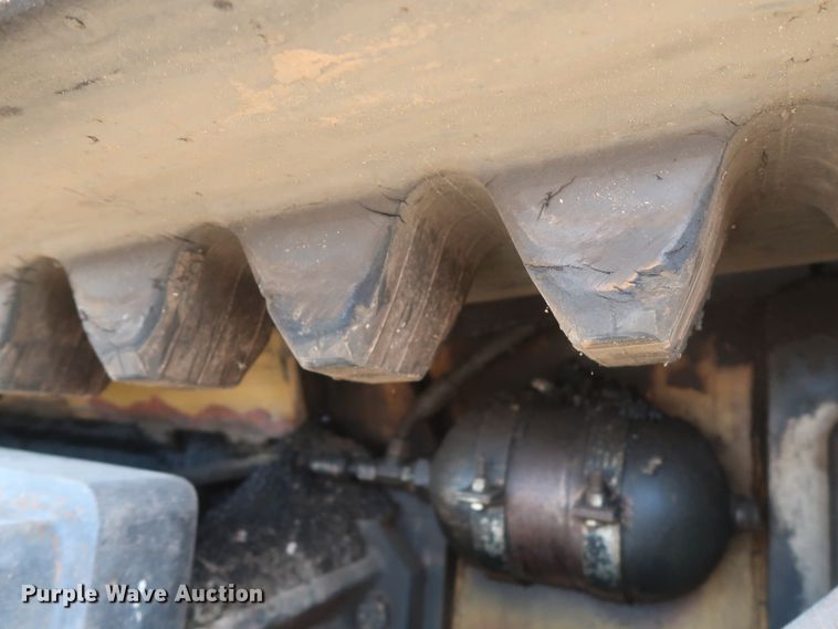 image for item DH0979 2007 Caterpillar AP-1055D  paver