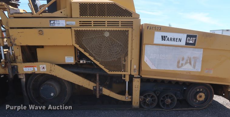 image for item DH0979 2007 Caterpillar AP-1055D  paver