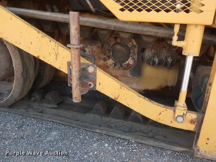 image for item DH0979 2007 Caterpillar AP-1055D  paver