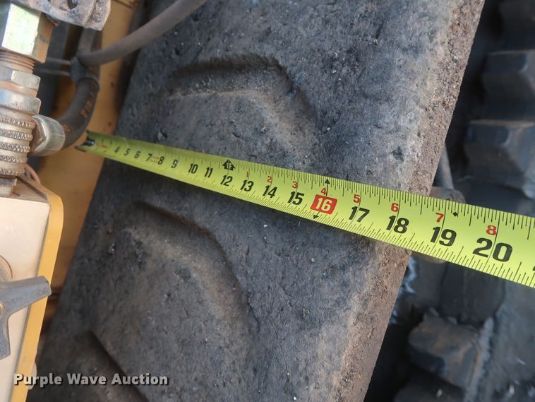 image for item DH0979 2007 Caterpillar AP-1055D  paver