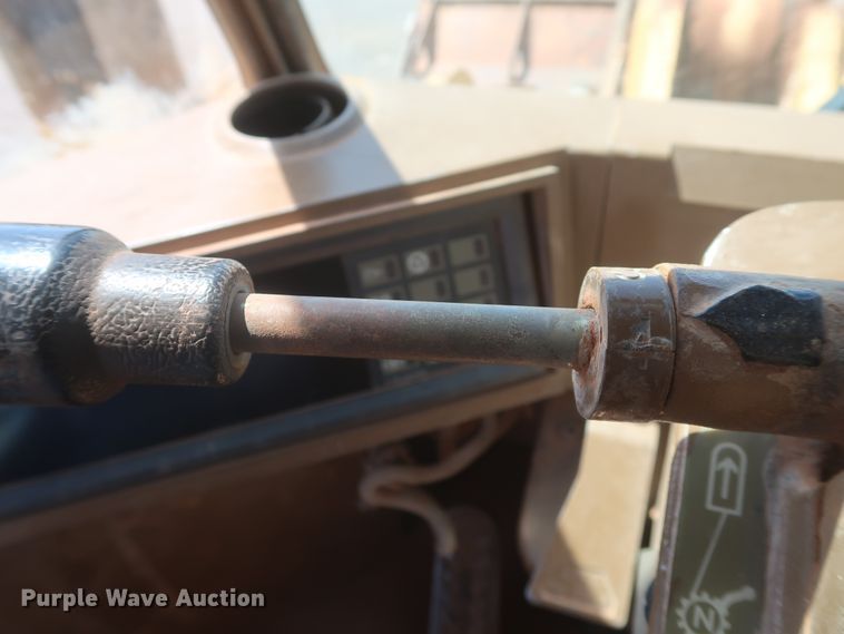 image for item DH0983 1991 Caterpillar 966F  wheel loader