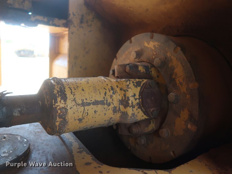 image for item DH0983 1991 Caterpillar 966F  wheel loader