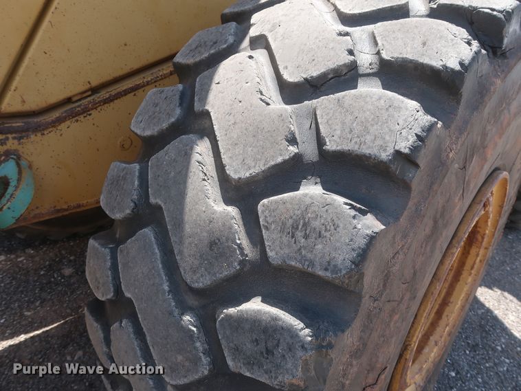 image for item DH0983 1991 Caterpillar 966F  wheel loader