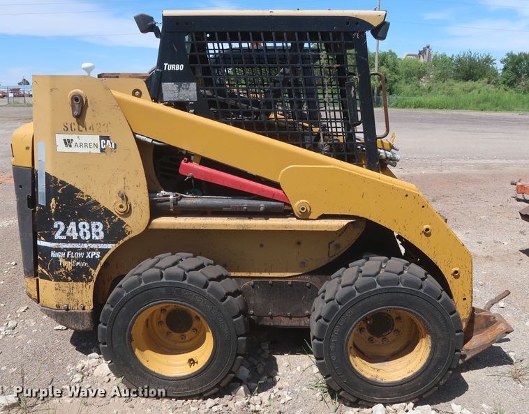 image for item DH0985 2006 Caterpillar 248B  skid steer loader