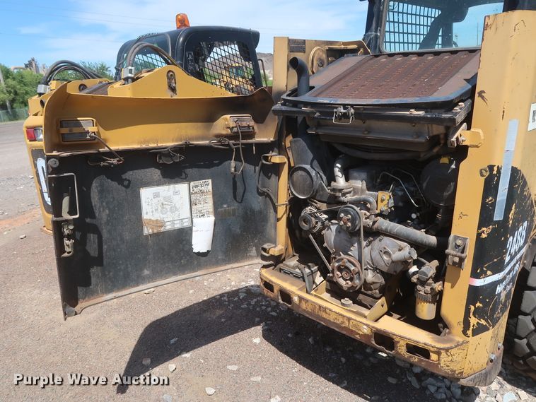 image for item DH0985 2006 Caterpillar 248B  skid steer loader
