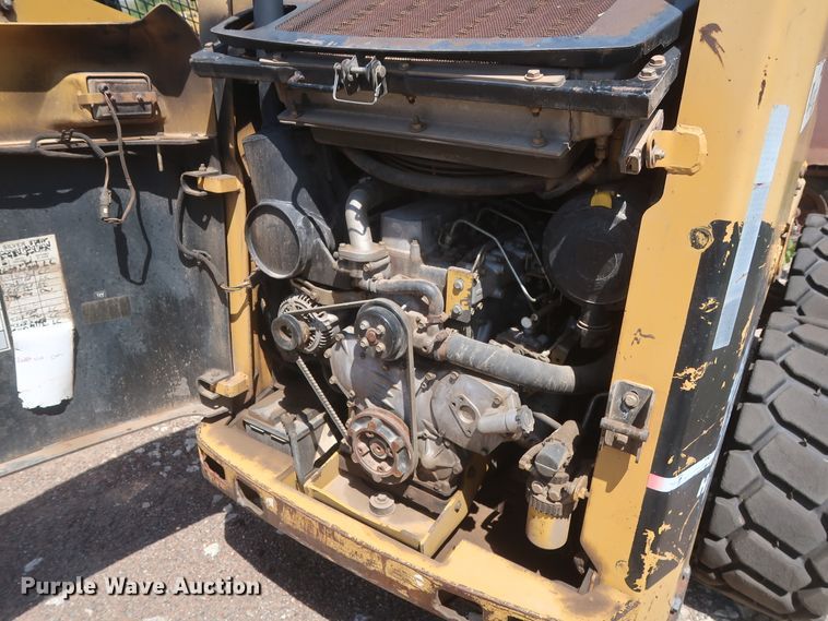 image for item DH0985 2006 Caterpillar 248B  skid steer loader