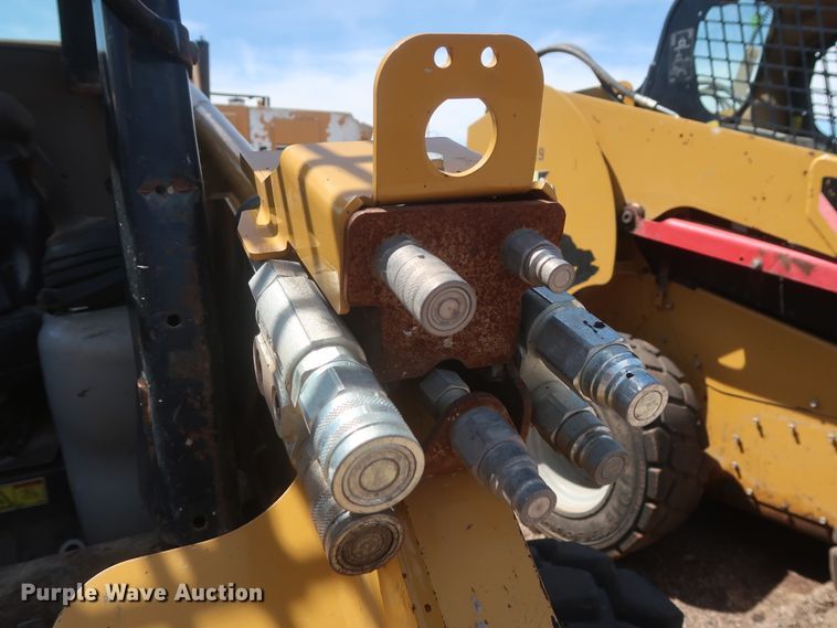 image for item DH0985 2006 Caterpillar 248B  skid steer loader