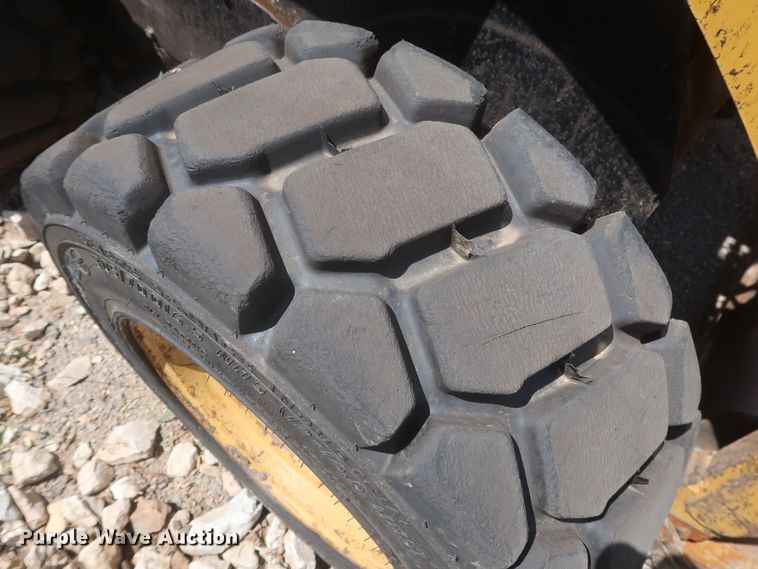 image for item DH0985 2006 Caterpillar 248B  skid steer loader