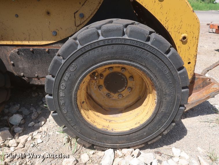 image for item DH0985 2006 Caterpillar 248B  skid steer loader