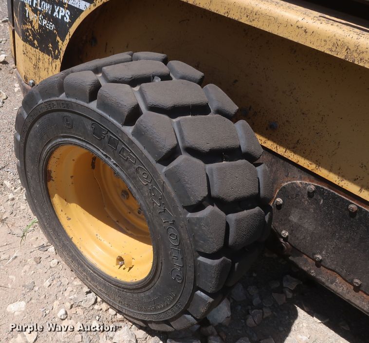 image for item DH0985 2006 Caterpillar 248B  skid steer loader