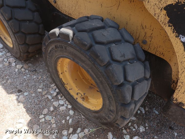image for item DH0985 2006 Caterpillar 248B  skid steer loader