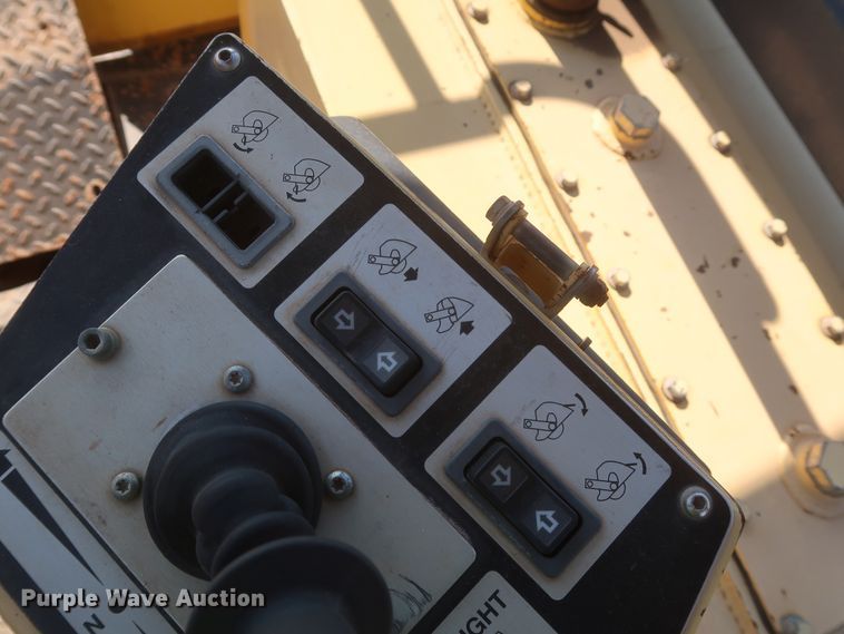 image for item DH0990 2004 Bomag MPH364R  reclaimer