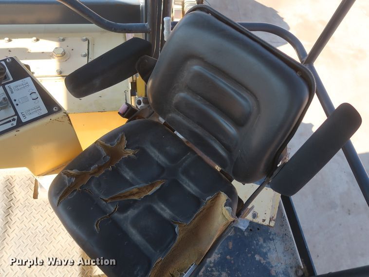 image for item DH0990 2004 Bomag MPH364R  reclaimer