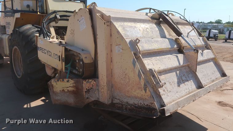 image for item DH0990 2004 Bomag MPH364R  reclaimer