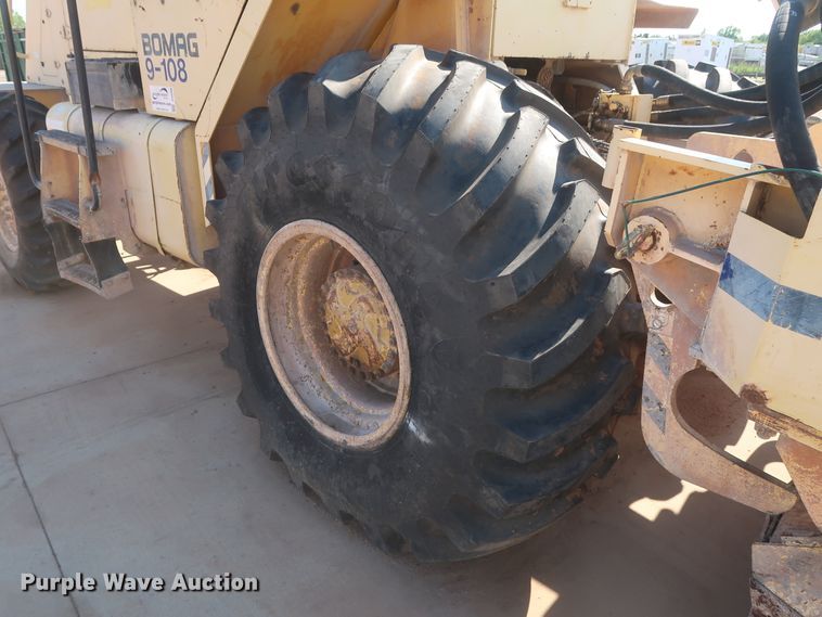 image for item DH0990 2004 Bomag MPH364R  reclaimer