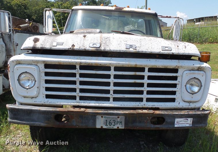 image for item DH3856 1975 Ford F750  truck cab and chassis