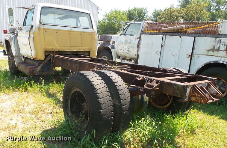 image for item DH3856 1975 Ford F750  truck cab and chassis