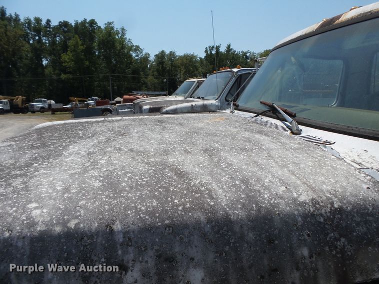 image for item DH3856 1975 Ford F750  truck cab and chassis