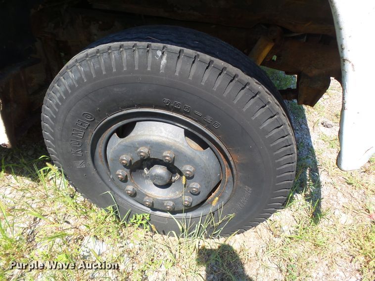 image for item DH3856 1975 Ford F750  truck cab and chassis