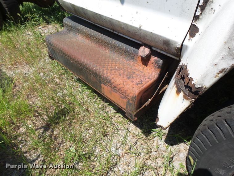 image for item DH3856 1975 Ford F750  truck cab and chassis