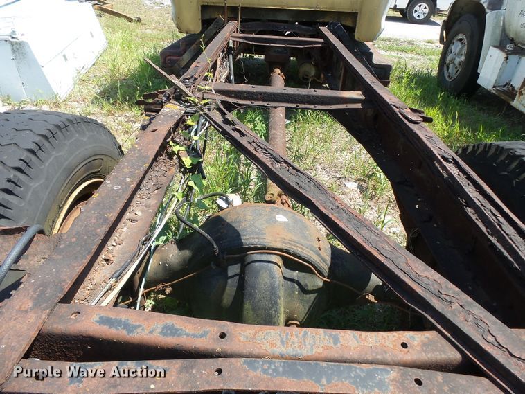 image for item DH3856 1975 Ford F750  truck cab and chassis