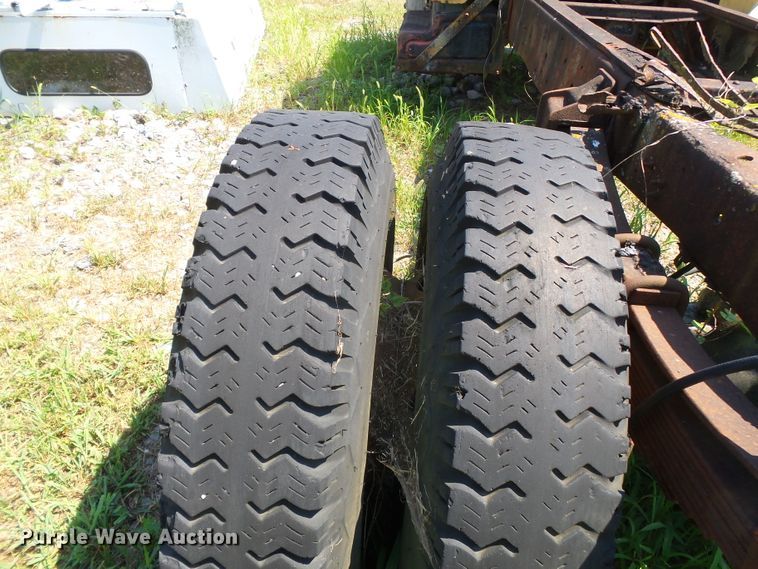 image for item DH3856 1975 Ford F750  truck cab and chassis