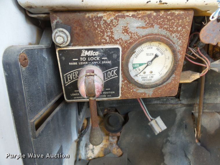 image for item DH3856 1975 Ford F750  truck cab and chassis