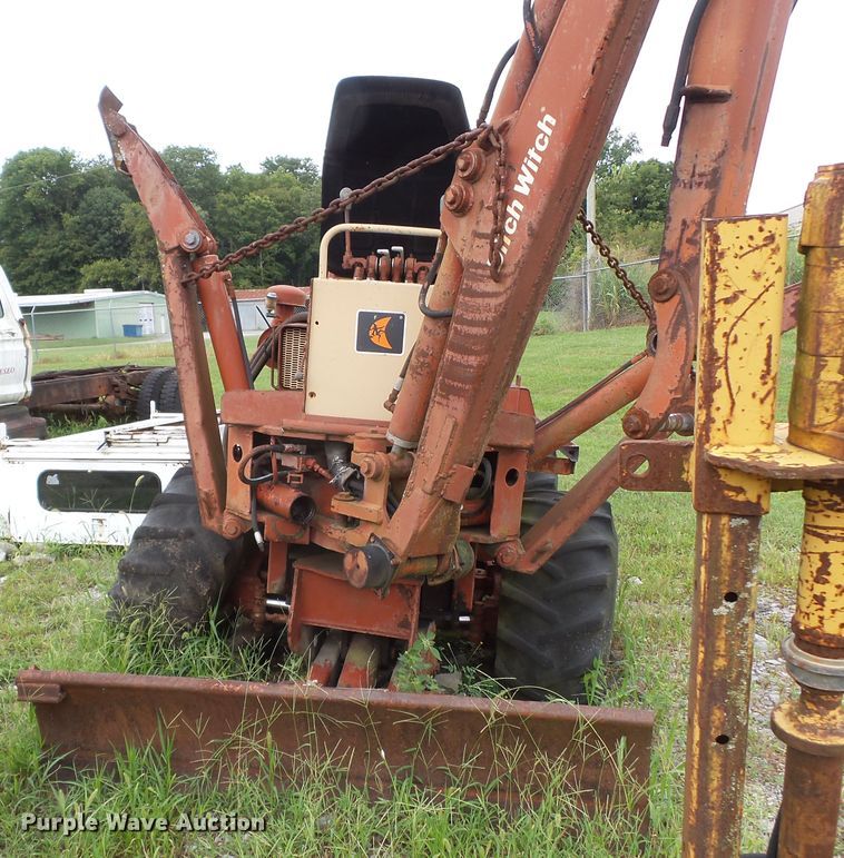 image for item DH3917 Ditch Witch 6510  trencher