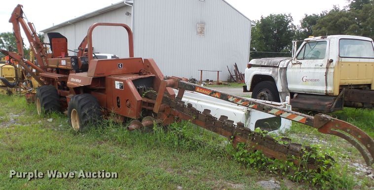 image for item DH3917 Ditch Witch 6510  trencher