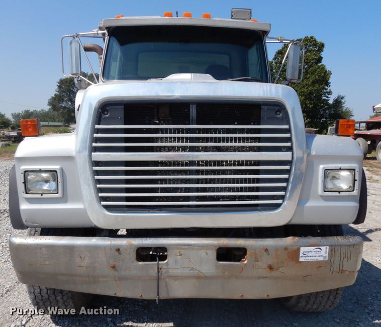 image for item DH6598 1989 Ford L8000  dump truck