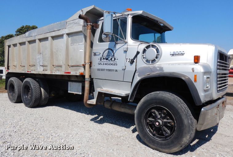 image for item DH6598 1989 Ford L8000  dump truck